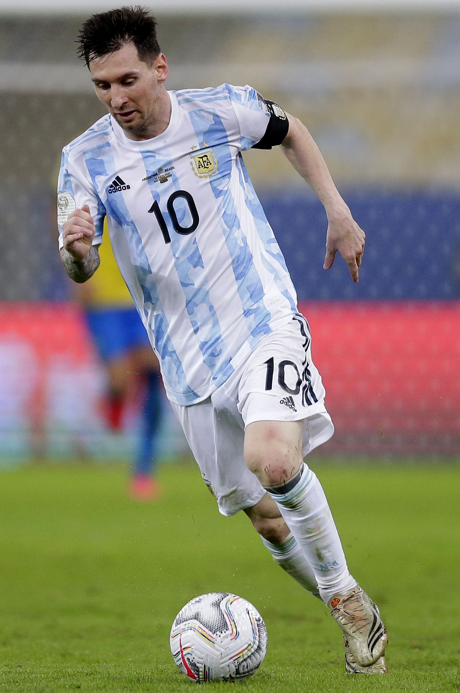 费的战术中 费的战术中