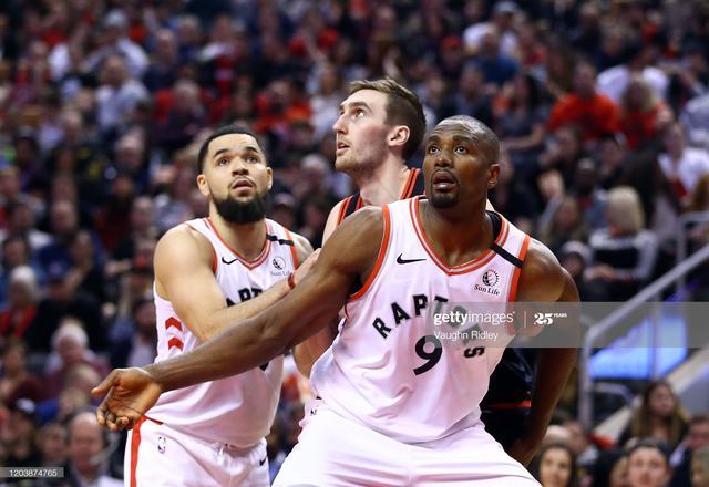 的表现令人 的表现令人