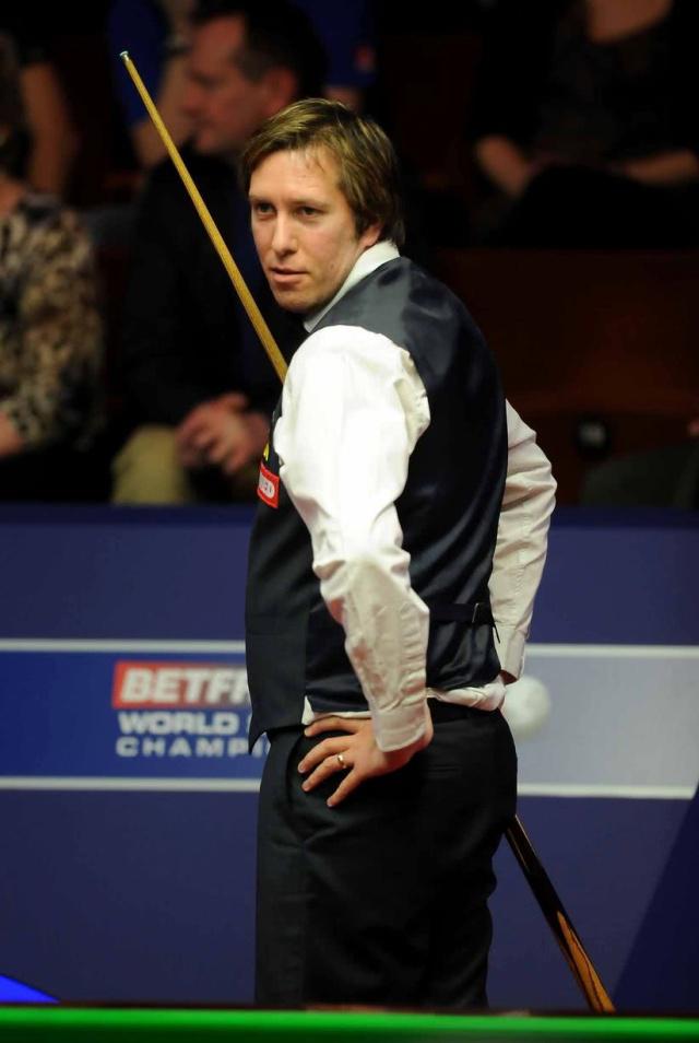 雄鹿面对强 雄鹿面对强