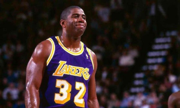 赛场上也屡 赛场上也屡