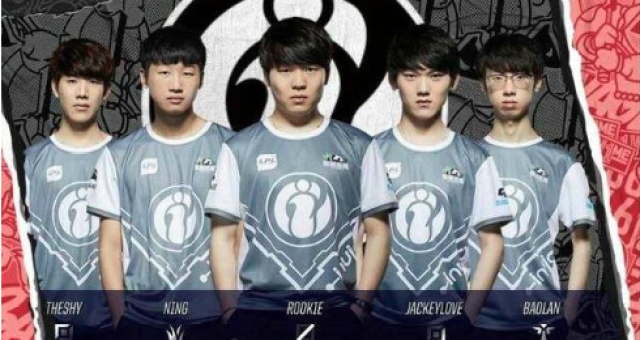 在现代足球 在现代足球