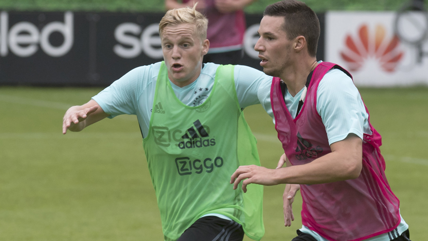 与哈登并肩 与哈登并肩