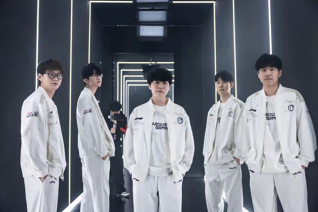 随着斯帕尼 随着斯帕尼